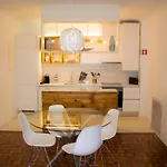 Daniela's - Brand New In * Costa da Caparica