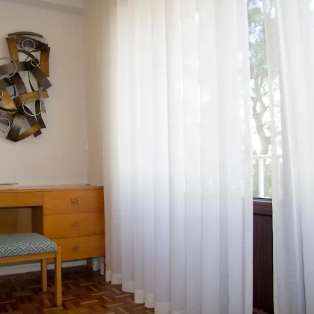 Daniela's - Brand New In * Costa da Caparica