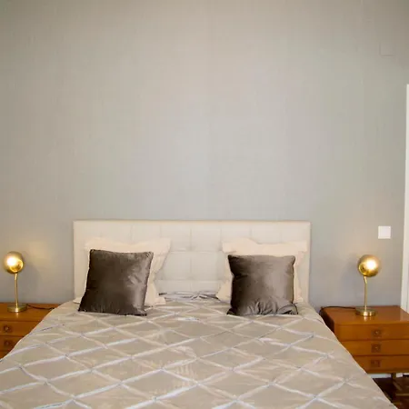 Daniela's - Brand New In Costa de Caparica