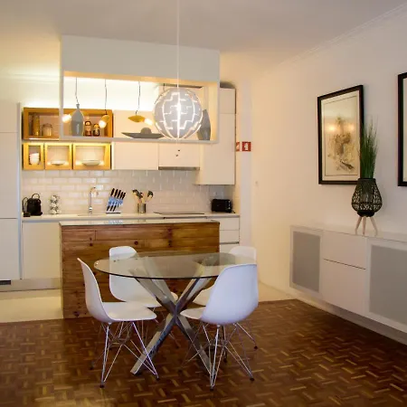 Daniela's - Brand New In Apartment
