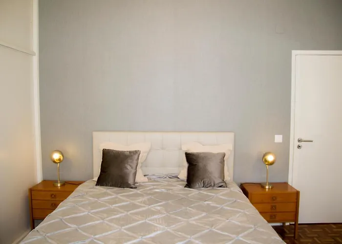 Daniela's - Brand New In Costa de Caparica